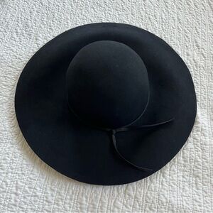Black Wide-Brim Felt Hat